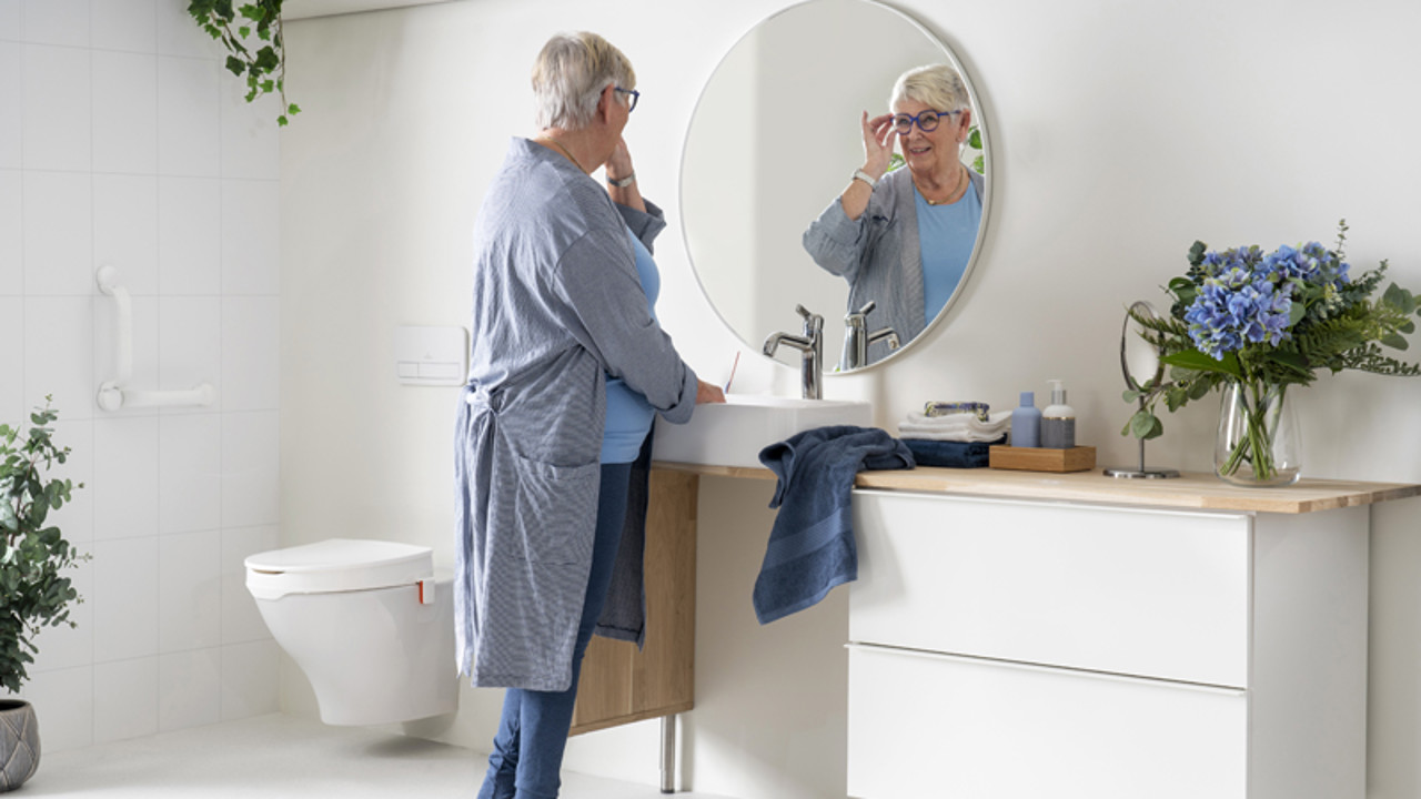 /globalassets/0-international/knowledge/insights/bathroom/clinical-benefits-shower-seats/clincial-benefits_shower-seats_quote.jpg?width=1280&Quality=90&rmode=max&scale=down