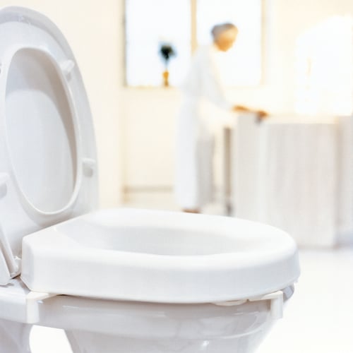 The seat unit can easily be removed or just folded up for cleaning.